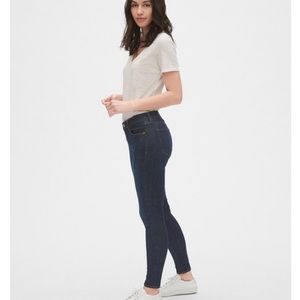 Gap True Skinny Sculpt Jeans 28P